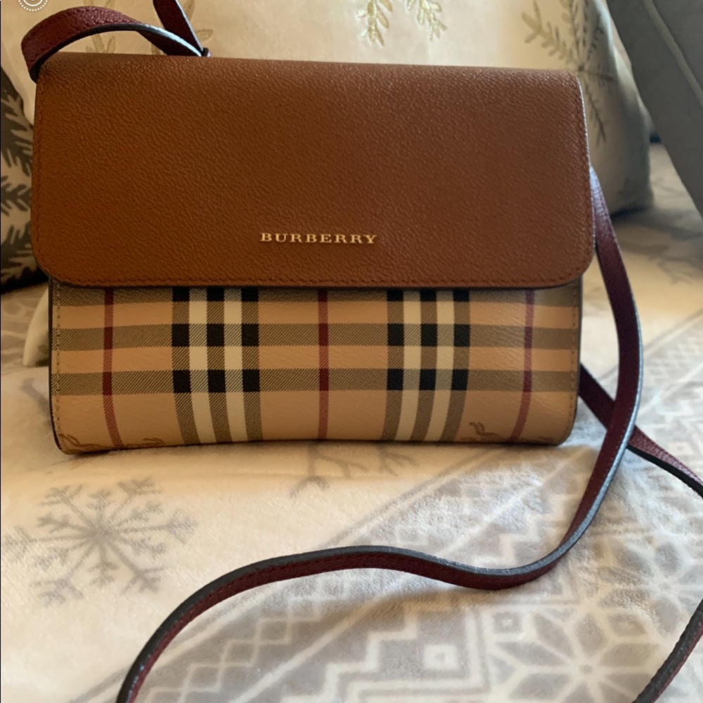 Burberry loxley crossbody bag